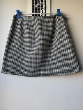Classic Houndstooth A-Line Mini Skirt